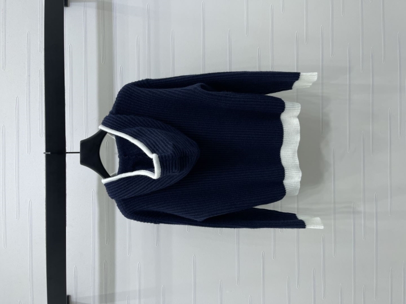 Ce1i*e outwears